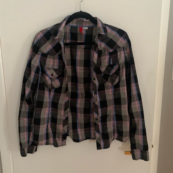 H&M Tops - [12]👚H&M plaid shirt